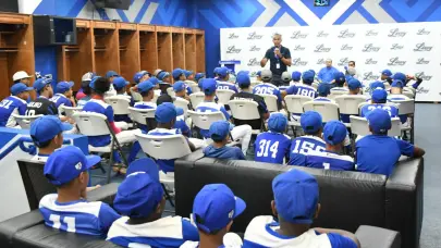 DCNB realiza charla motivacional a 60 atletas en campamento Tigres del Licey