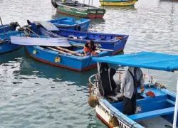 Perú cierra 65 puertos por alerta de tsunami y espera olas de hasta 2,31 metros