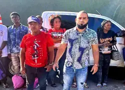 Detenido empleado del MOPC por transporte ilegal de migrantes haitianos