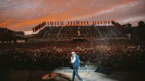 Público diverso y emociones únicas en la gira de Juan Luis Guerra por España