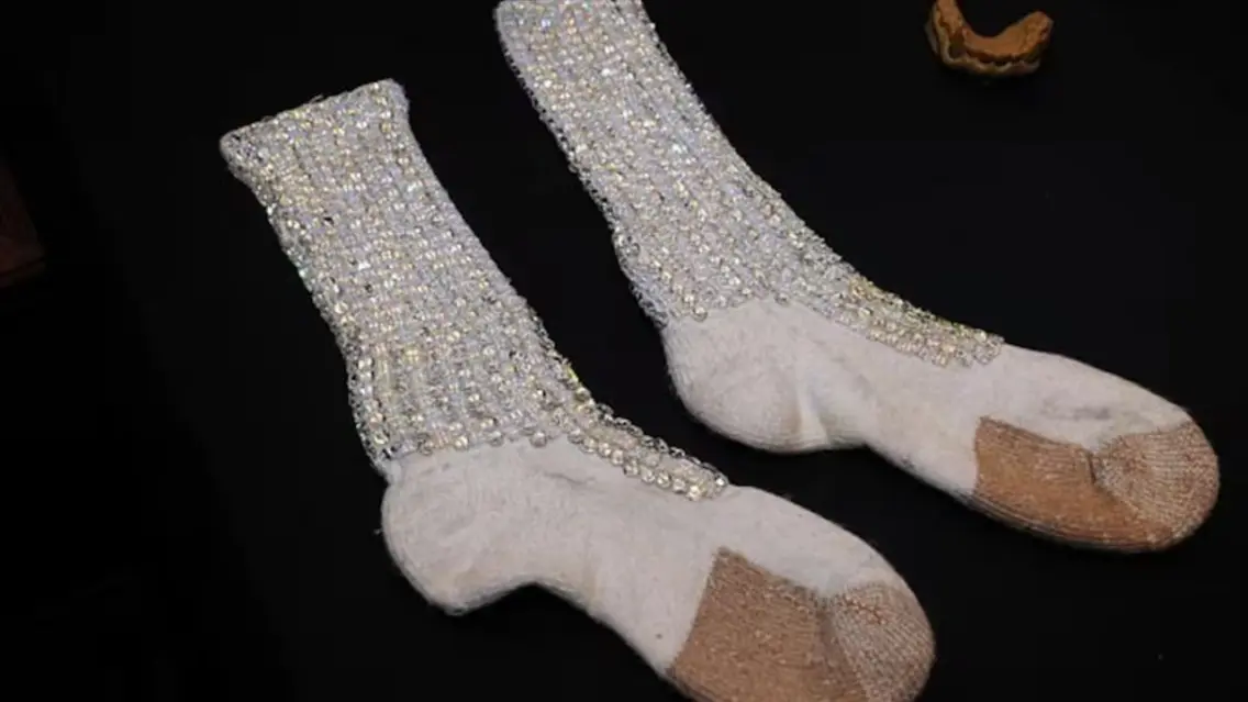 Subastan calcet&iacute;n usado por Michael Jackson en concierto de Niza en 1997