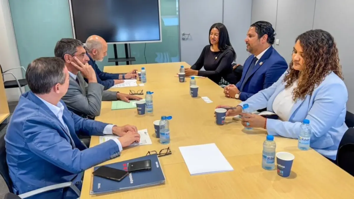 Reunión Mossos dEsquadra y República Dominicana, (imagen fuente externa).