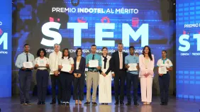 500 estudiantes reciben becas del INDOTEL en premiación STEM