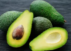 El aguacate en cifras: consumo, producción y precios en la mesa dominicana