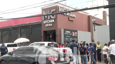 Altercado a tiros deja un muerto y un herido en restaurante de Naco