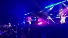 ¡A casa llena! Anuel enciende el Estadio Quisqueya