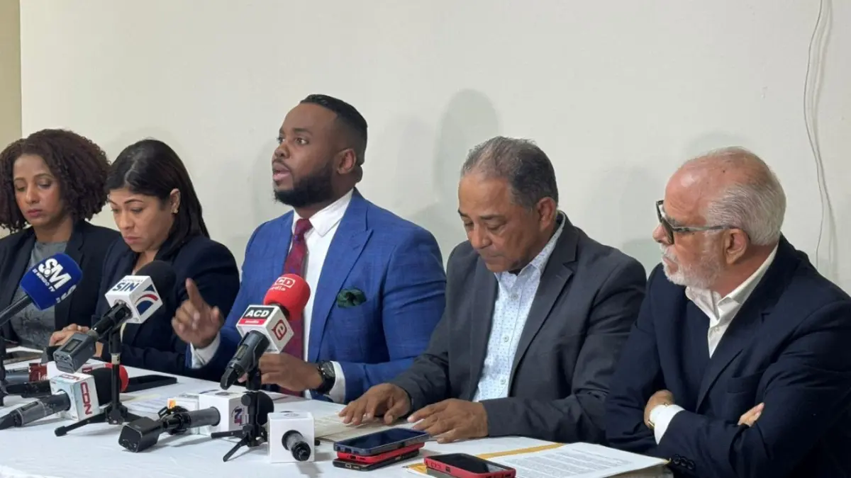 Profesionales de la comunicación respaldan investigación contra la extorsión disfrazada de periodismo y piden proteger la crítica responsable