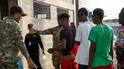 Migraci&oacute;n detiene a 997 ilegales y deporta a 1,045