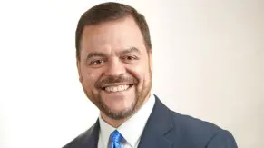 El senador de Nueva York activa Ley del Sector Livery