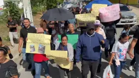 Protestan por construcción de carretera Majagual - Loma Colorada en Villa Riva