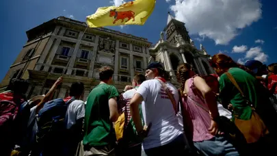 J&oacute;venes cat&oacute;licos de pa&iacute;ses en guerra llegan a Roma en busca de esperanza