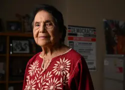 Líder sindical Dolores Huerta insta a movilizarse contra Trump en EEUU