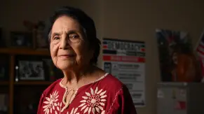 Líder sindical Dolores Huerta insta a movilizarse contra Trump en EEUU