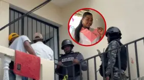 Hombre es acusado de matar a su expareja y de herir a su hija de 11 años