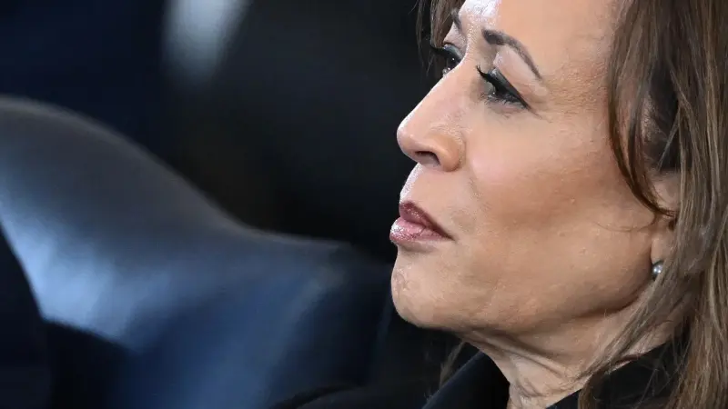 Kamala Harris dice que no desea regresar a la política porque el sistema está roto