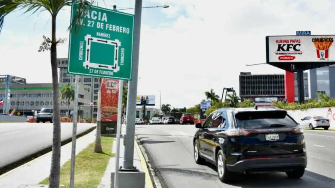 Prohibición de giros en Abraham Lincoln desata malestar entre conductores
