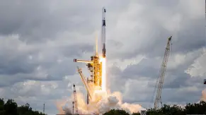 Nueva tripulación internacional parte hacia la Estación Espacial Internacional