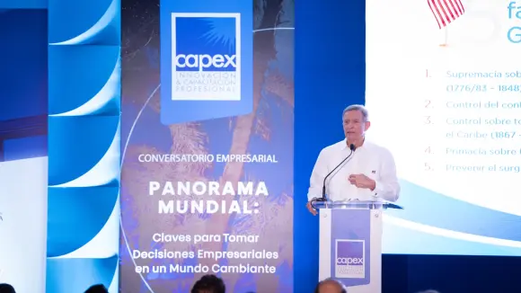 Ministro Roberto Álvarez aborda las tendencias internacionales como claves para los negocios en un contexto incierto