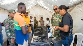 Luis Rafael Lee Ballester insta a inmigrantes irregulares a abandonar el país