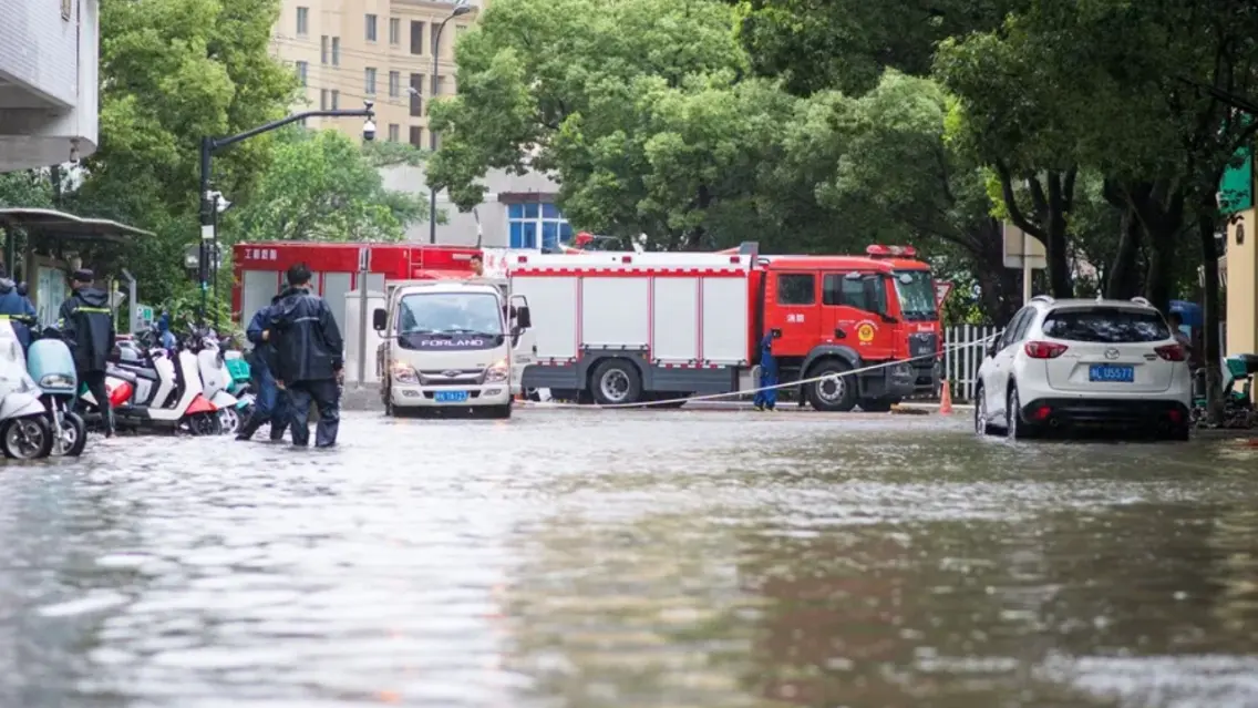 Tres muertos y cuatro desaparecidos por lluvias en complejo vacacional del norte de China