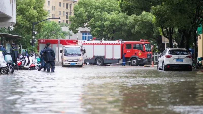 Tres muertos y cuatro desaparecidos por lluvias en complejo vacacional del norte de China