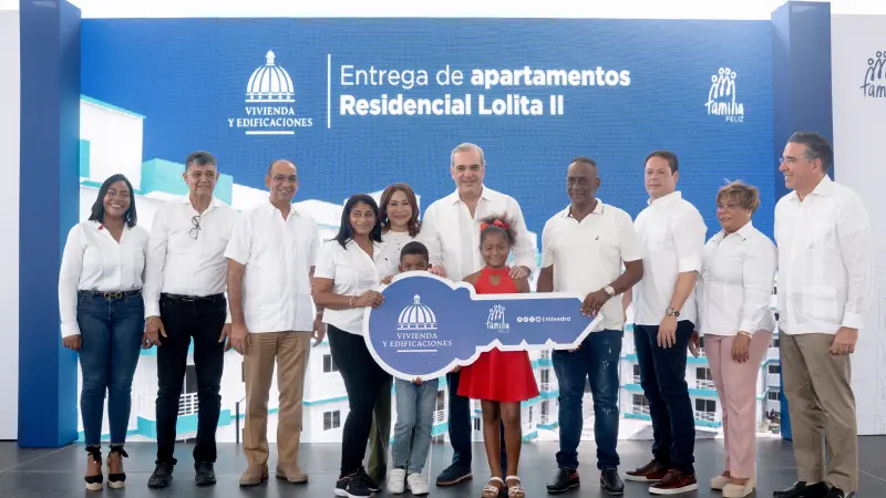 Presidente Abinader y ministro Bonilla entregan 140 nuevas viviendas en Santo Domingo Oeste