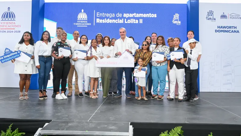 Ministerio de la Mujer entrega RD$ 6,940,000.00 millones de pesos en Bono Mujer en Hato Nuevo de Manoguayabo en SDO
