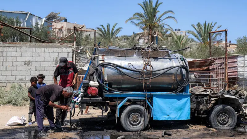 La sed se suma al hambre y agrava todavía más la situación de los habitantes de Gaza