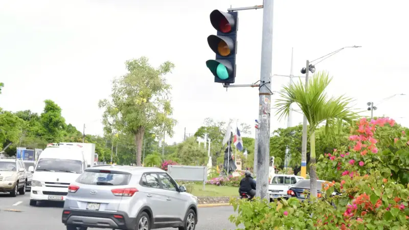 Entre críticas y confusión, entran en vigencia nuevas medidas de tránsito en la capital