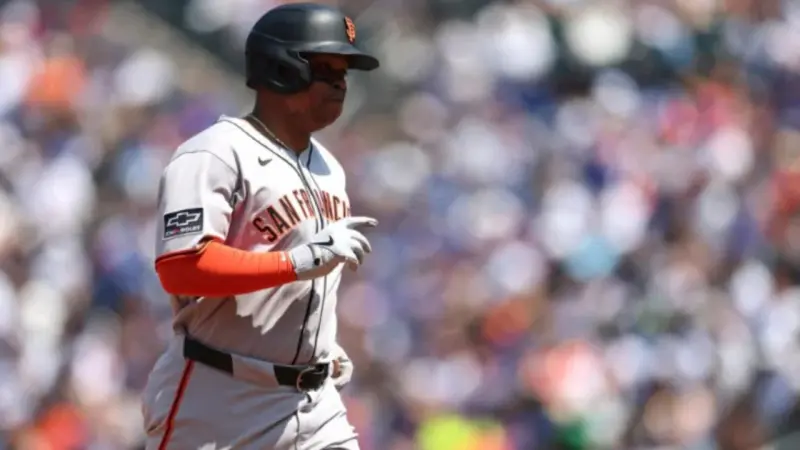 El dominicano Rafael Devers engrandece a los Gigantes en Nueva York