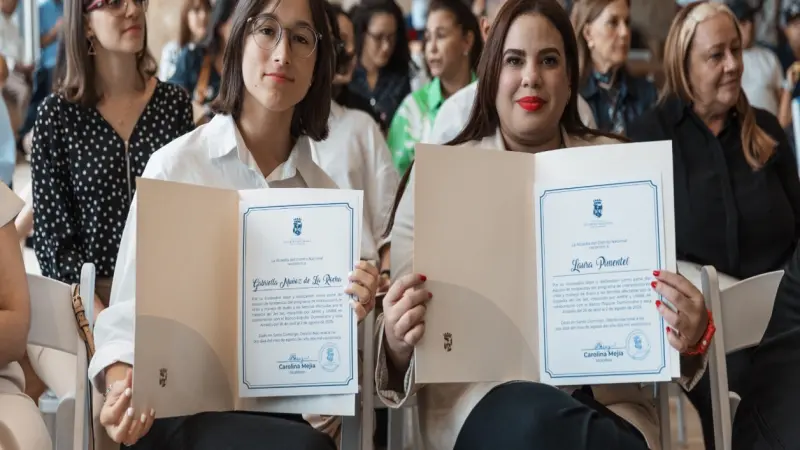 Alcaldía del DN reconoce a terapeutas que asistieron a víctimas de tragedia en Jet Set