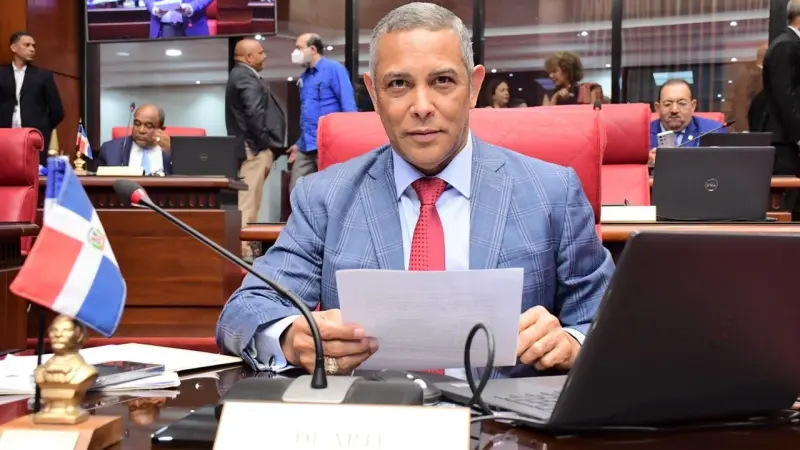 Convierten en Ley proyecto que declara el 23 de septiembre  "Dia Nacional del Pelotero"
