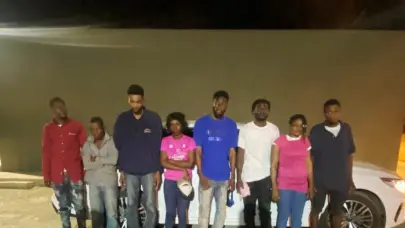 Ejército intercepta vehículo con ocho haitianos en situación migratoria irregular en Laguna Salada