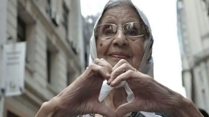 Muere la madre de Plaza de Mayo cuyo testimonio inmortalizó la TV holandesa