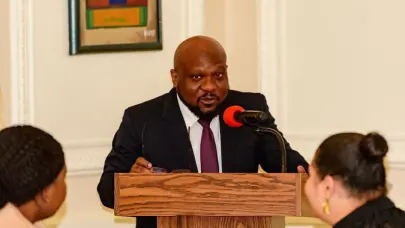 Acusado de entrar "ilegalmente" al territorio dominicano, el consejero presidencial Smith Augustin fue detenido por las autoridades dominicanas