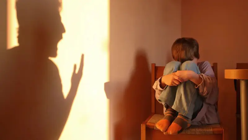El abuso verbal infantil tiene un impacto similar al físico en la salud mental posterior