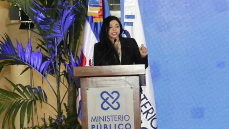 Procuradora General recibe estudiantes meritorios residentes en España
