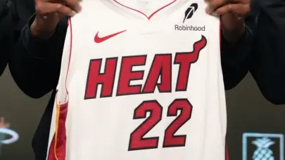 Exempleado de los Miami Heat acusado de robar 400 camisetas usadas en partidos