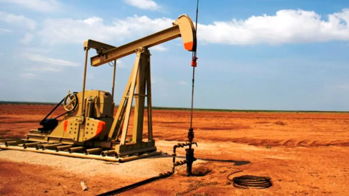 El petróleo de Texas baja un 1,2 %, pendiente de sanciones de EE.UU. a Rusia