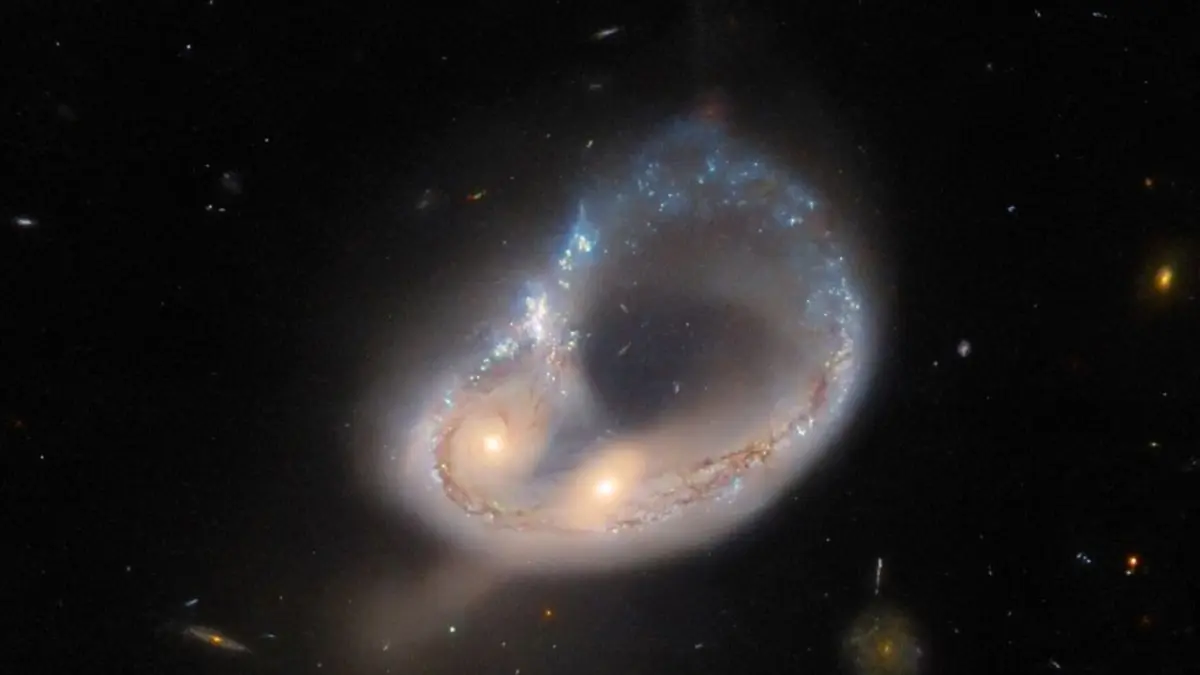 El telescopio Hubble revela las secuelas de una rara colisión estelar