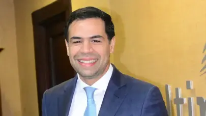 Ministro de Cultura califica como "imperdonable" modificaci&oacute;n del Himno Nacional por parte de colectivo LGBT