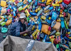 Países petroleros bloquean las negociaciones para el primer tratado global contra la contaminación plástica
