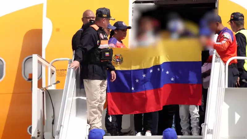 Más de 200 migrantes venezolanos regresan desde EE.UU. a Venezuela