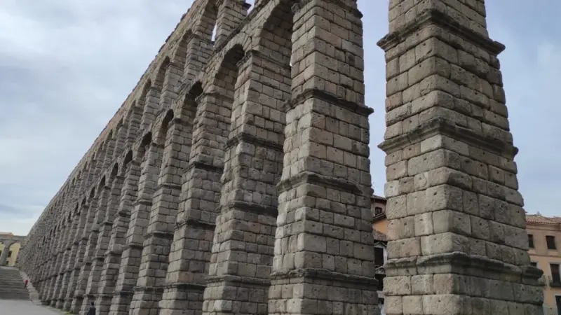 Guardia Civil recupera piedra ilícita del Acueducto de Segovia