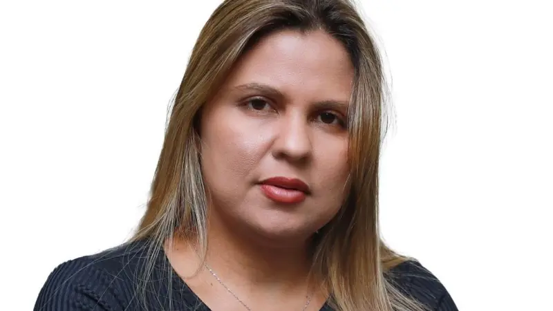 Periodista denuncia intento de estafa vía WhatsApp con número de contacto conocido