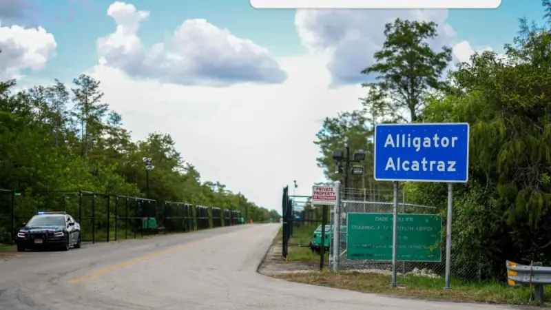 249 guatemaltecos recluidos en el centro de detención Alligator Alcatraz en Florida
