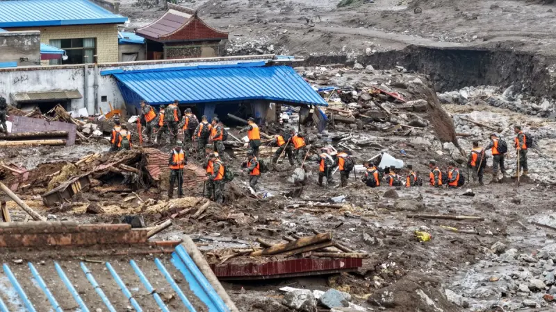 Reportan 13 personas fallecidas por inundaciones en el noroeste de China