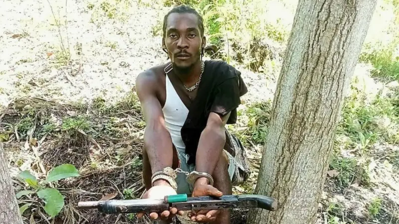 Ejército detiene a ciudadano haitiano con una escopeta casera en zona fronteriza de Elías Piña
