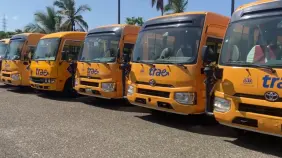 Entregan 39 autobuses escolares a la Regional 14 de Nagua para servicio gratuito en centros educativos