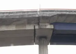 Grieta en el elevado de la avenida Churchill desata temor entre conductores y transeúntes